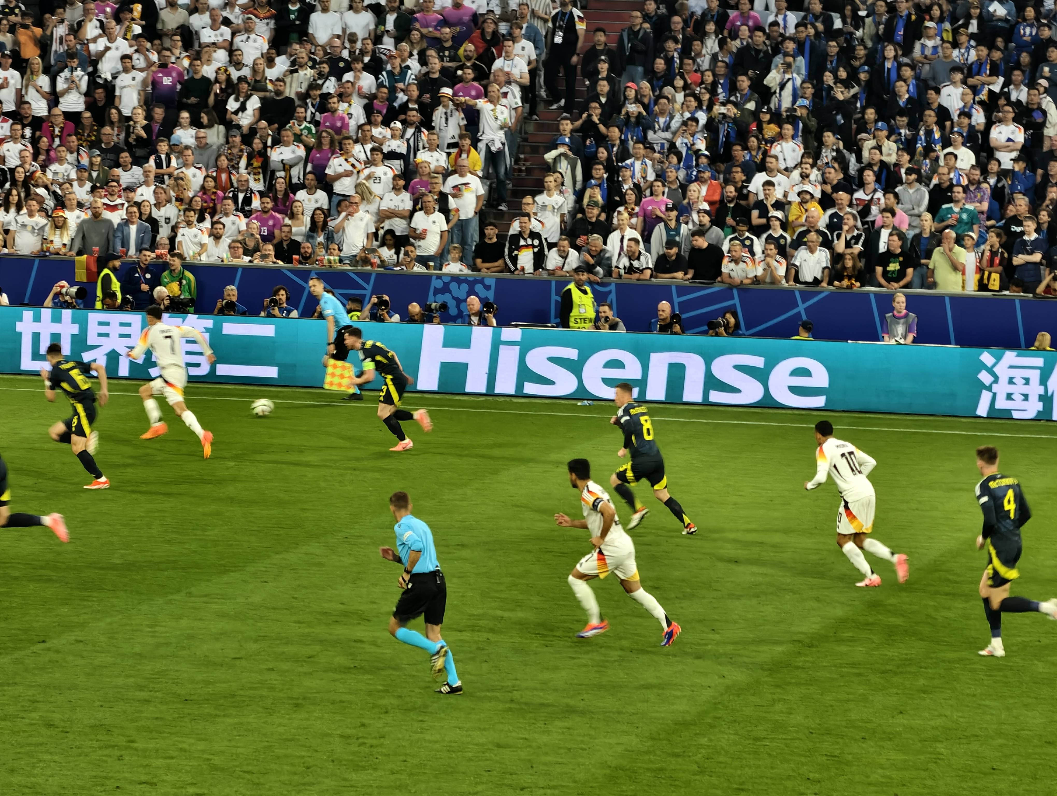 杏彩体育链接-包含欧洲顶级球员间的角逐，荣誉之争引人注目谁能笑到最后？的词条