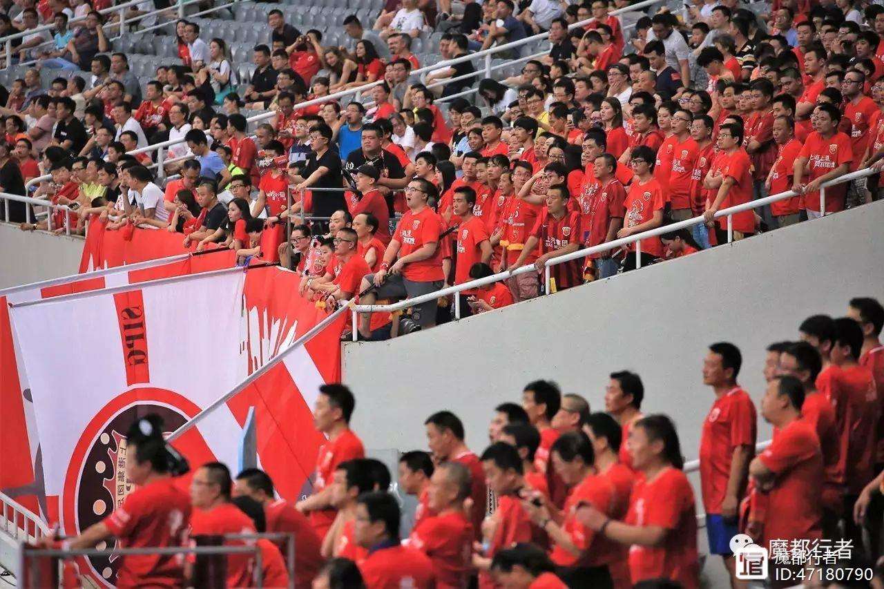 杏彩体育在线-上港大战权健——雄鹿交锋火花四溅