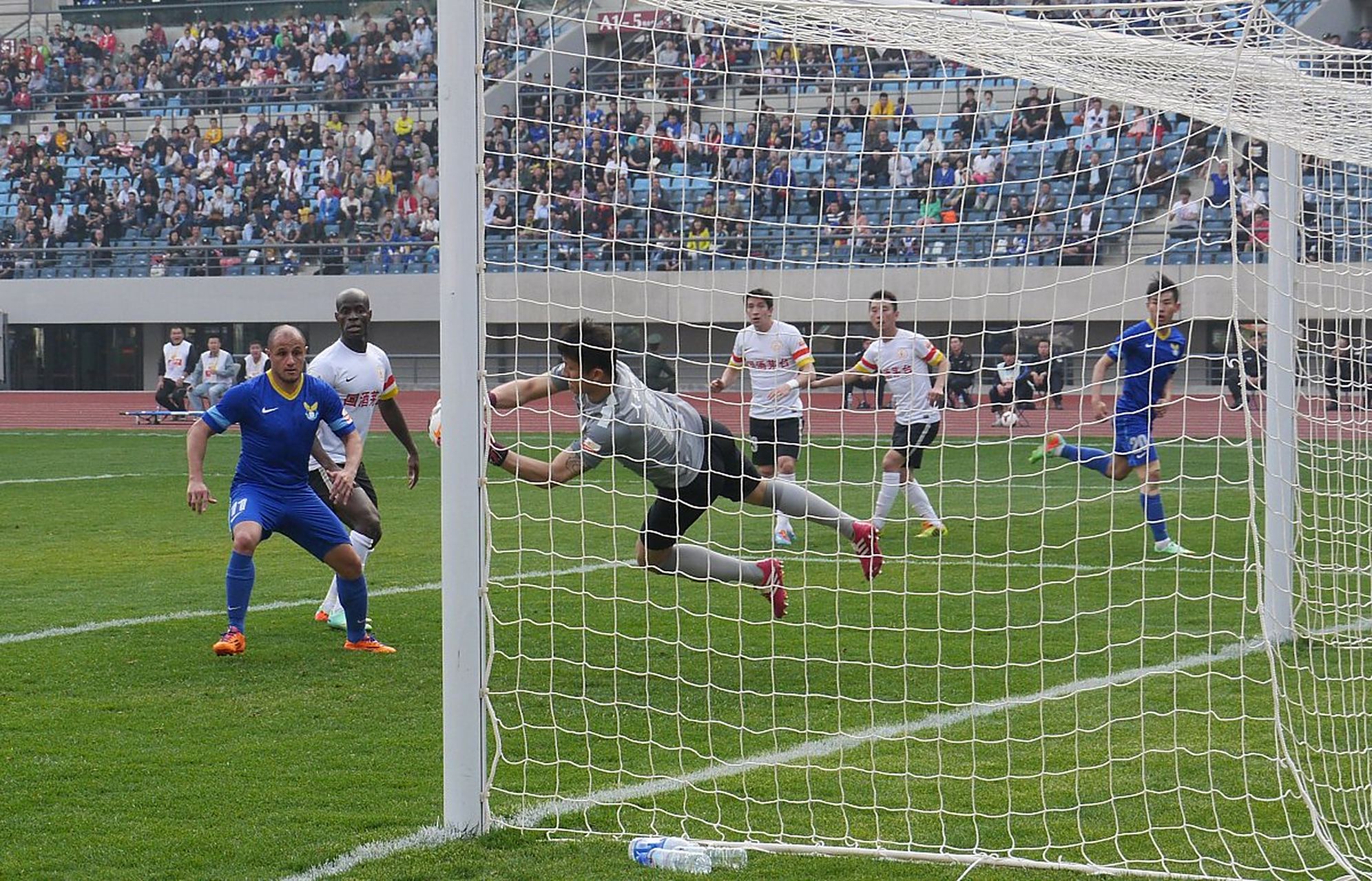 杏彩体育在线登录-关于奥萨苏纳主场大胜维戈塞尔塔，复苏士气！的信息