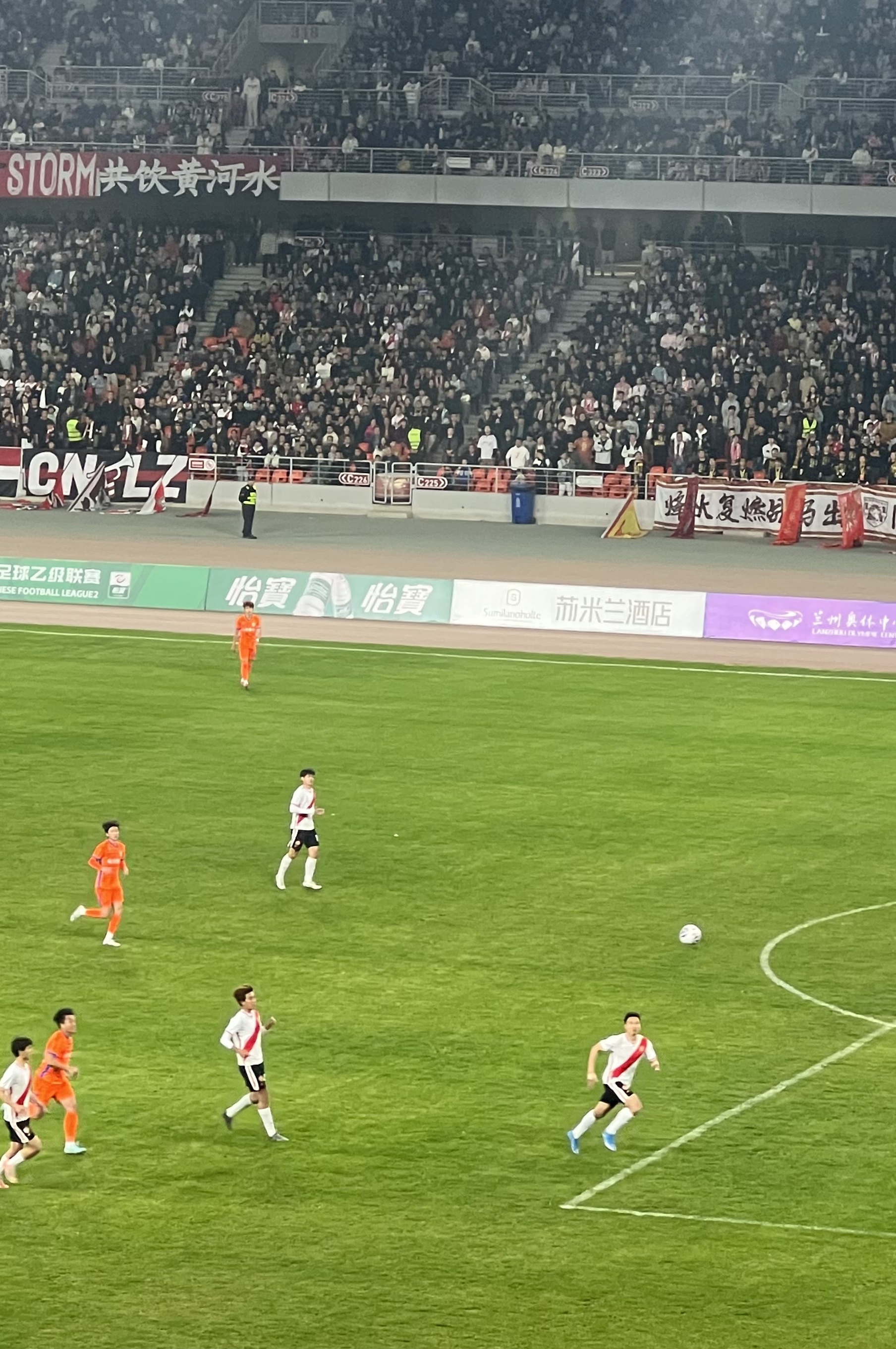 甘肃男篮惊险胜出，实现逆转胜利