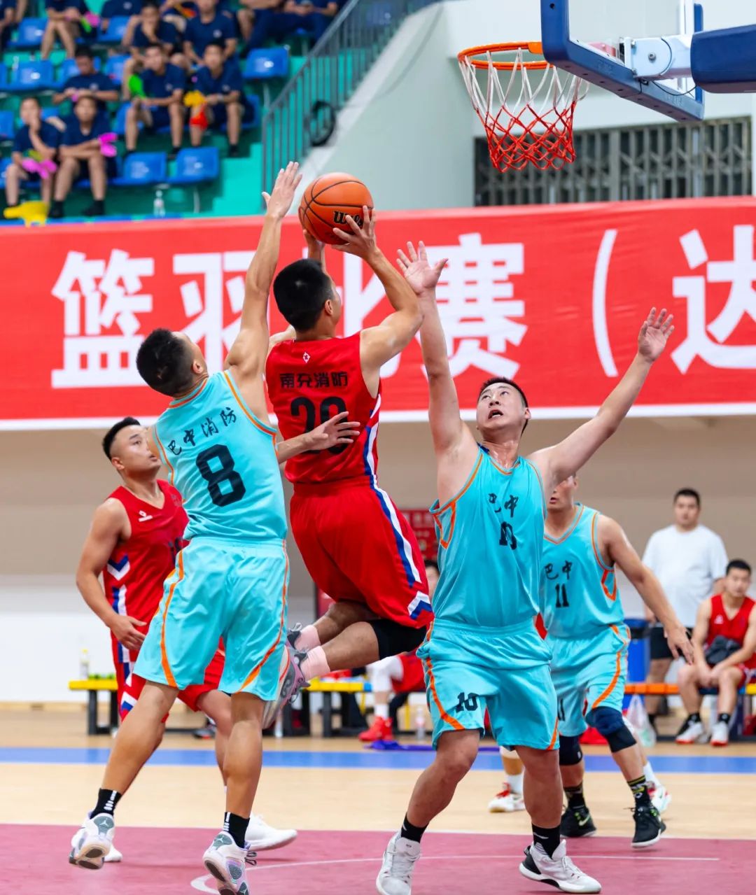 杏彩体育平台-高水平对抗，比赛激烈不减，场面精彩纷呈