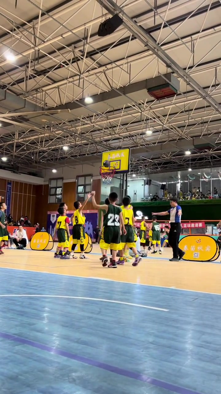 高水平对抗，比赛激烈不减，场面精彩纷呈