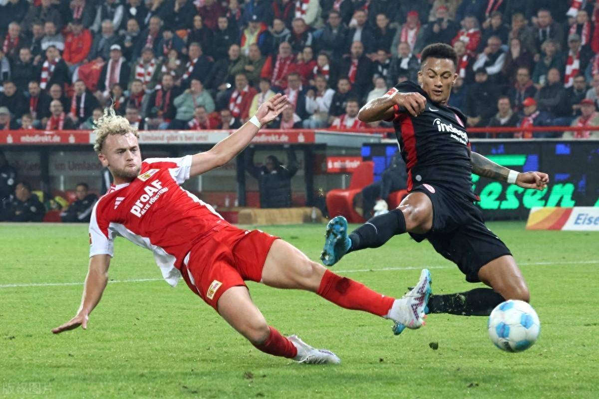 杏彩体育登录-法兰克福队在比赛中赢得关键胜利