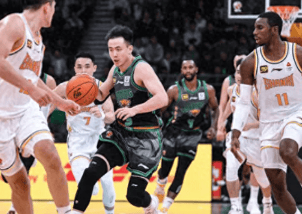 四川男篮遭遇横扫,连败两场 四川男篮遭遇横扫,连败两场