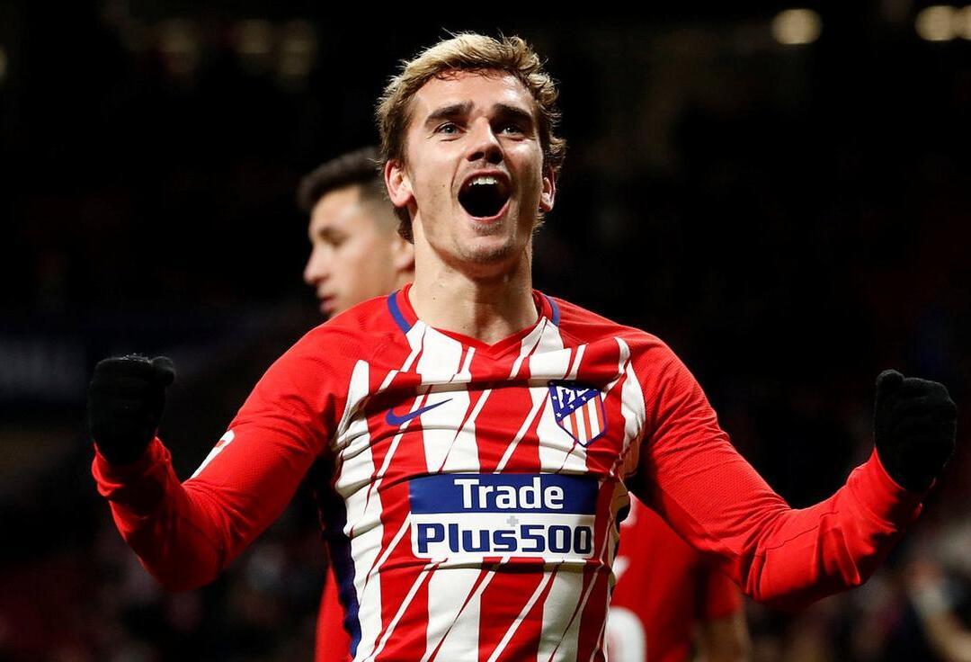 包含格列兹曼建功，巴塞罗那横扫那不勒斯的词条