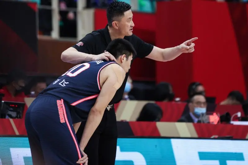 老将转换角色,成全队新核心 老将转换角色,成全队新核心