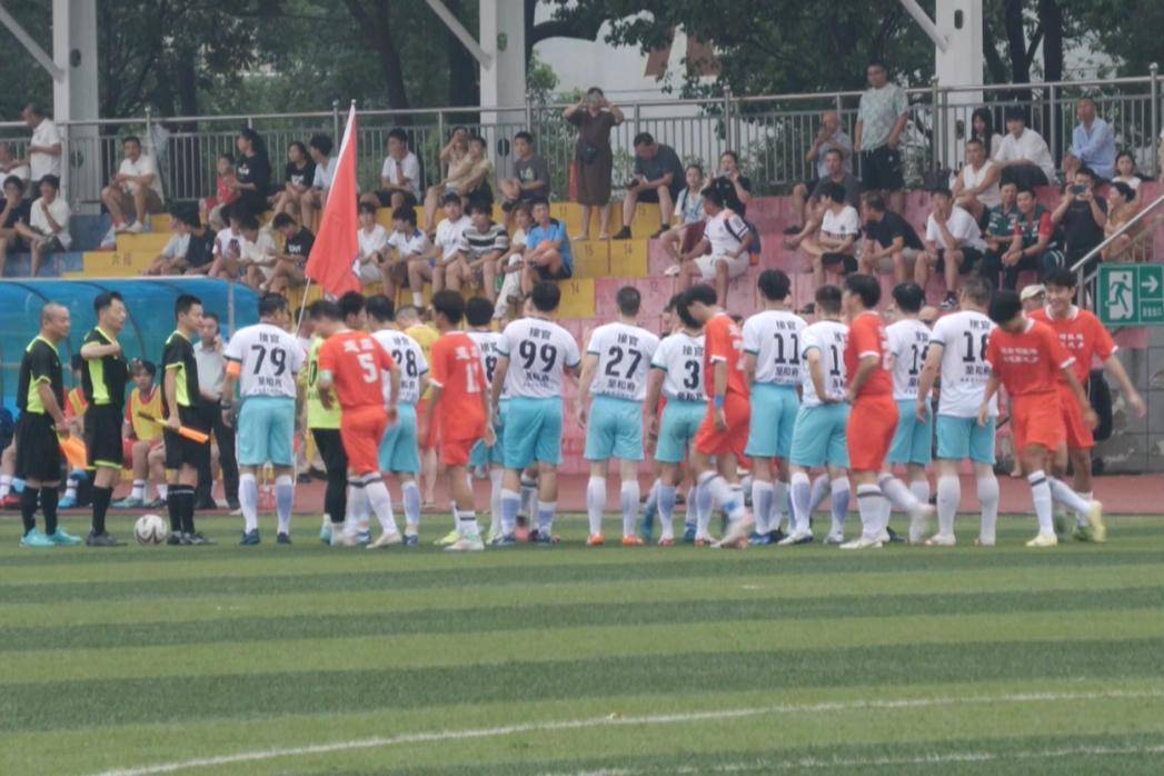 杏彩体育官方入口-足球比赛中的火爆气氛令人兴奋