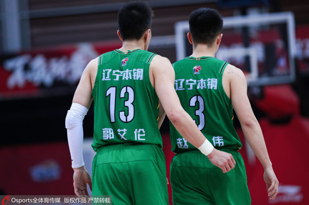 老将经验发挥关键作用，引领球队胜利