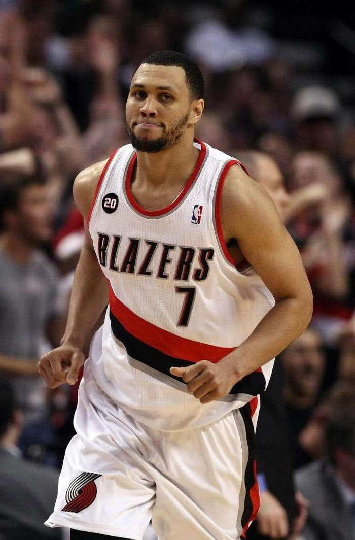 杏彩体育网站-关于瓦神伤愈复出确保入选全明星鞠躬尽瘁为勇士助力的信息