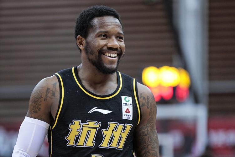 凯-费尔德宣布签下外援,球队实力大增的简单介绍 凯-费尔德宣布签下外援,球队实力大增的简单介绍