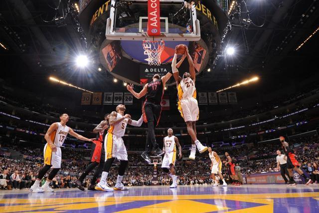 富力客场击败绿城,取得关键胜利 富力客场击败绿城,取得关键胜利