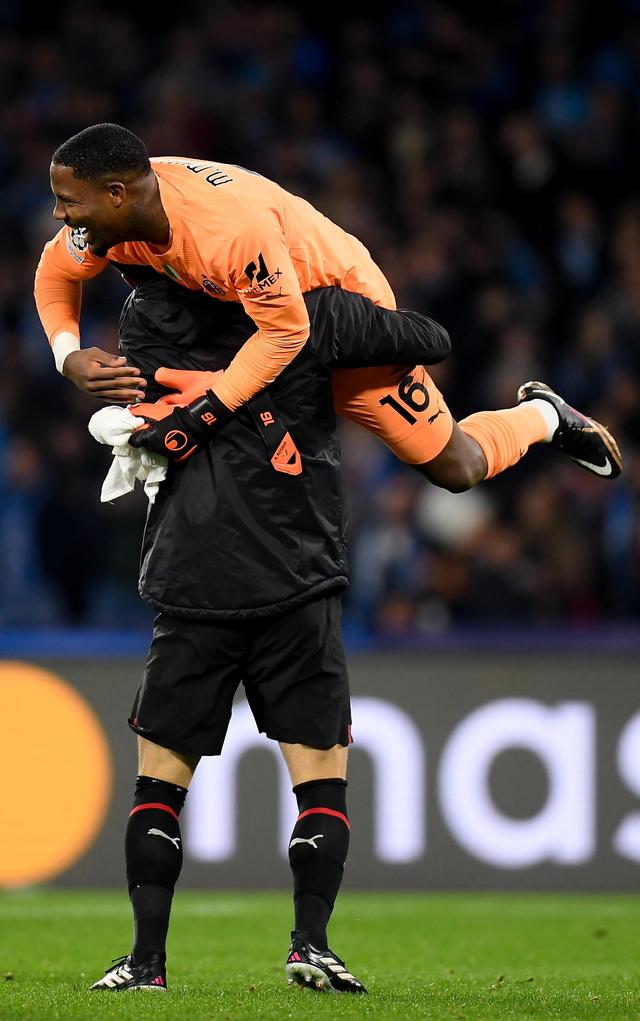 杏彩体育官网-AC米兰战胜对手，晋级欧冠四强