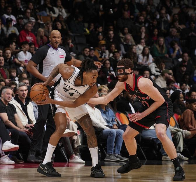 猛龙主场大胜马刺，取得六连胜