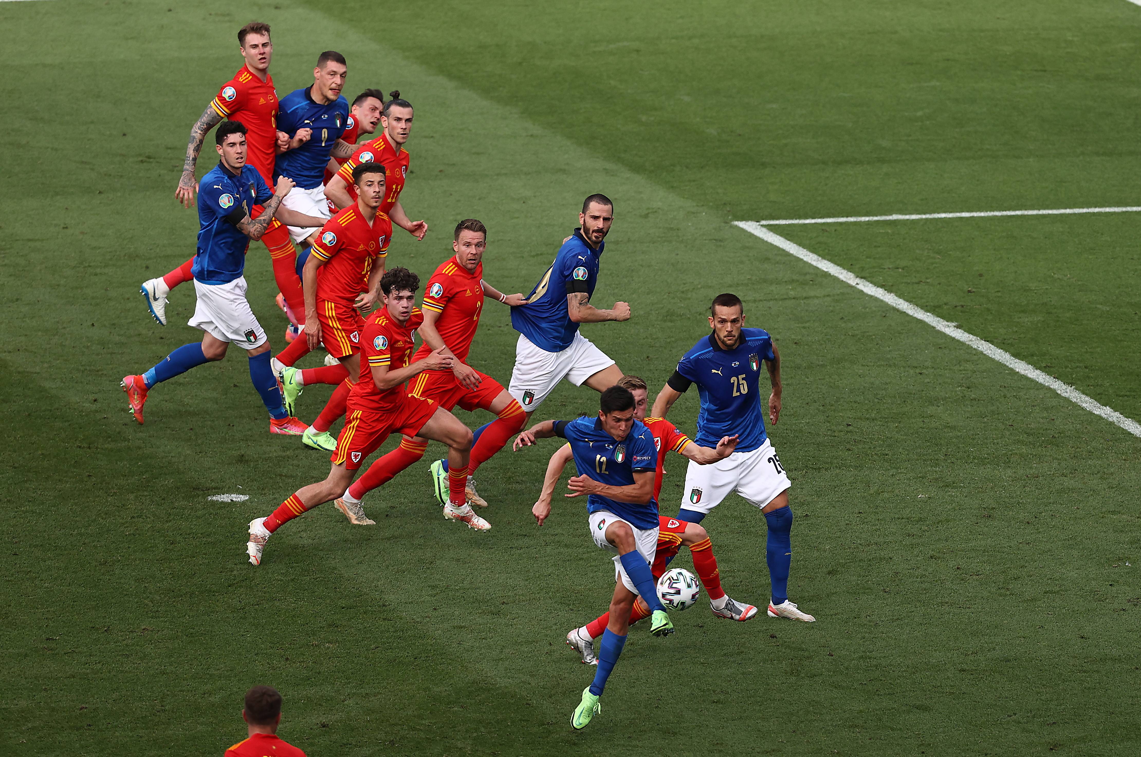 欧洲足球赛事精彩连连，豪门争霸亮点频现