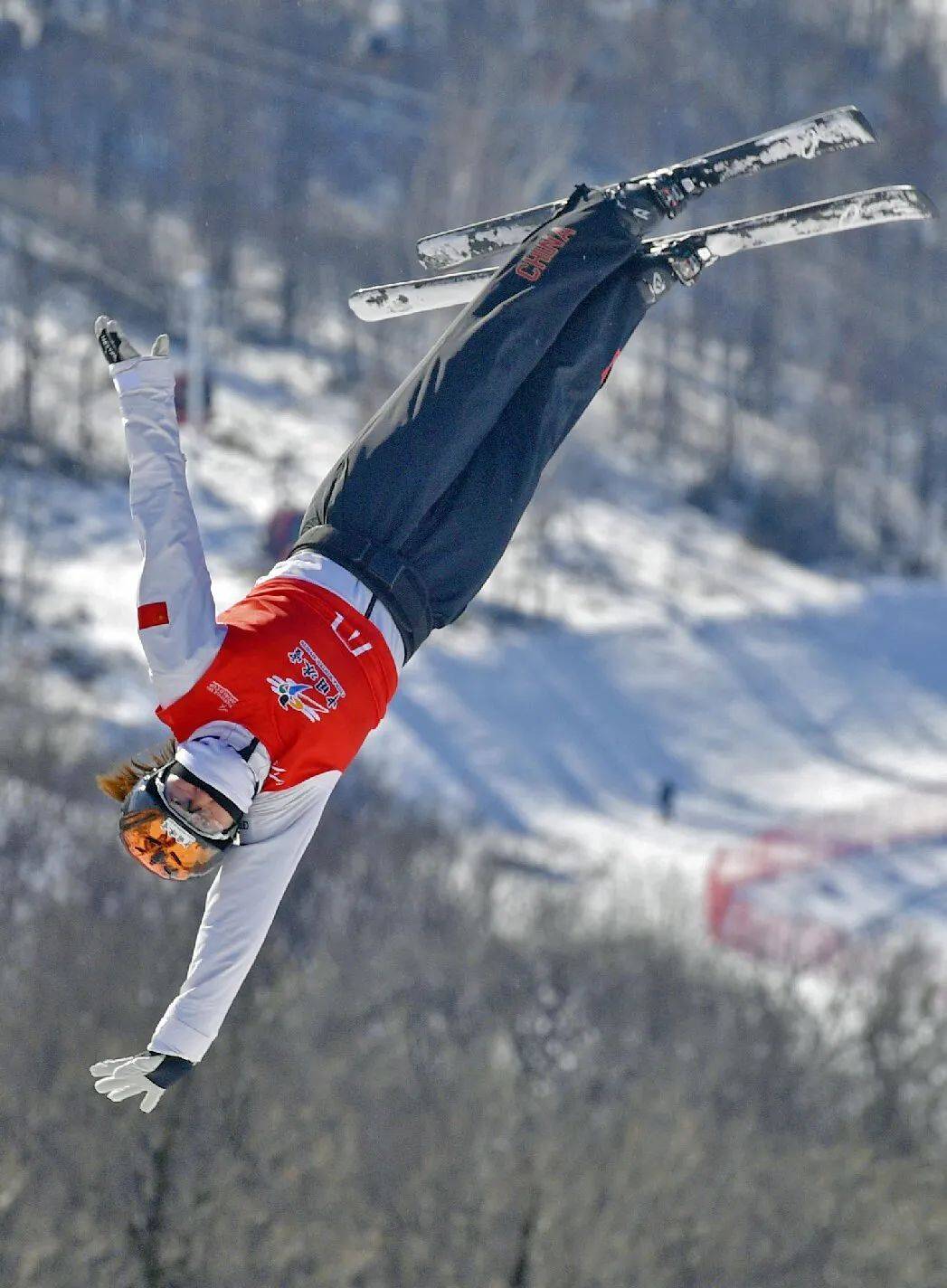 包含神奇瞬间:瑞典和中国滑雪选手逆袭夺冠的词条 包含神奇瞬间:瑞典和中国滑雪选手逆袭夺冠的词条